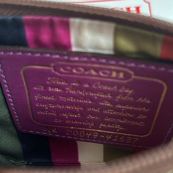 Coach wristlet - Picture 3 of 3